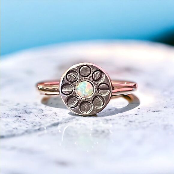 Sterling Silver Opal Phase Of The Moon Ring Marked 925 Size 7 NWOT - Picture 1 of 4